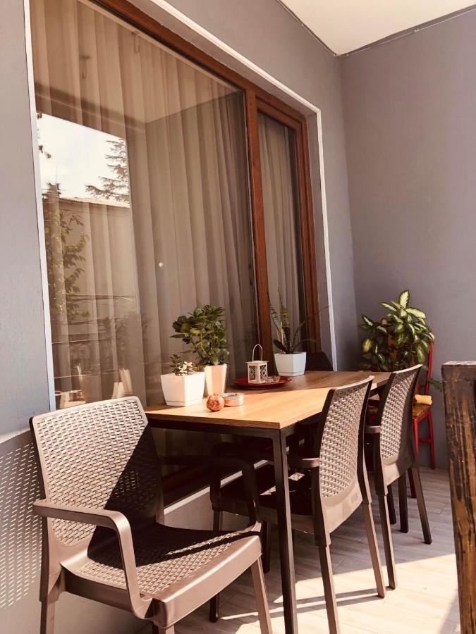 Sweet Apartment In Kutaissi Exterior foto