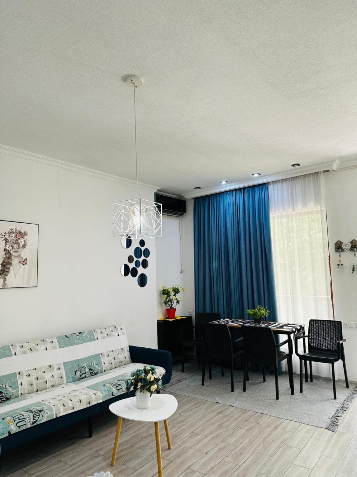 Sweet Apartment In Kutaissi Exterior foto