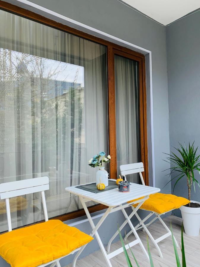 Sweet Apartment In Kutaissi Exterior foto