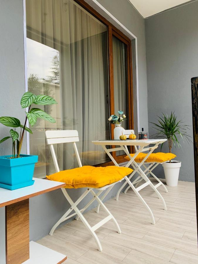 Sweet Apartment In Kutaissi Exterior foto